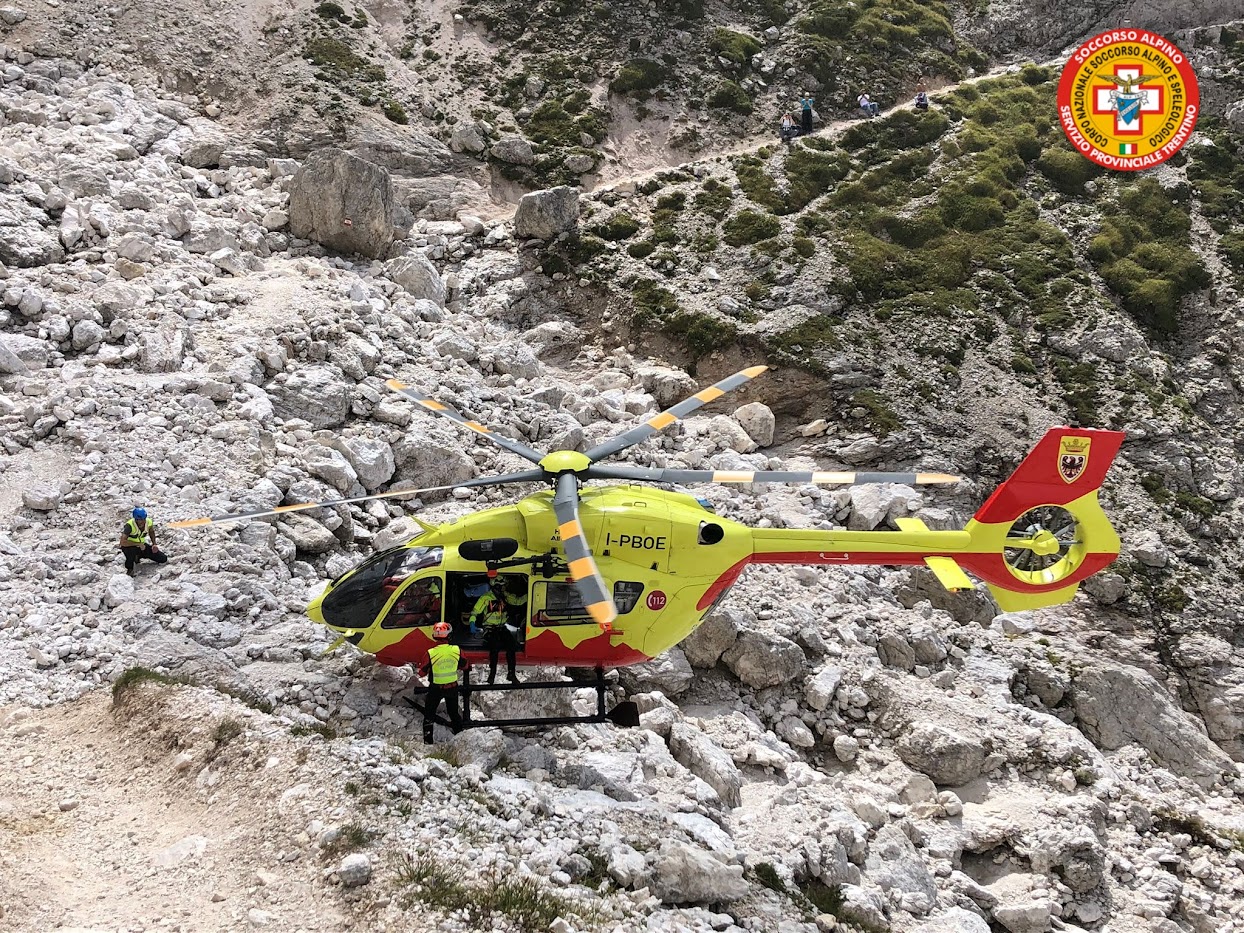 Escursionista sbatte la testa e perde conoscenza sul sentiero verso il ...