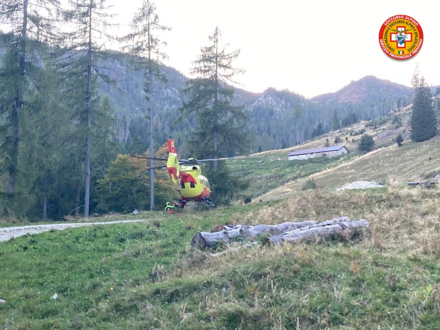 Cacciatore scivola per 20 metri da un salto di roccia in Tesino ...