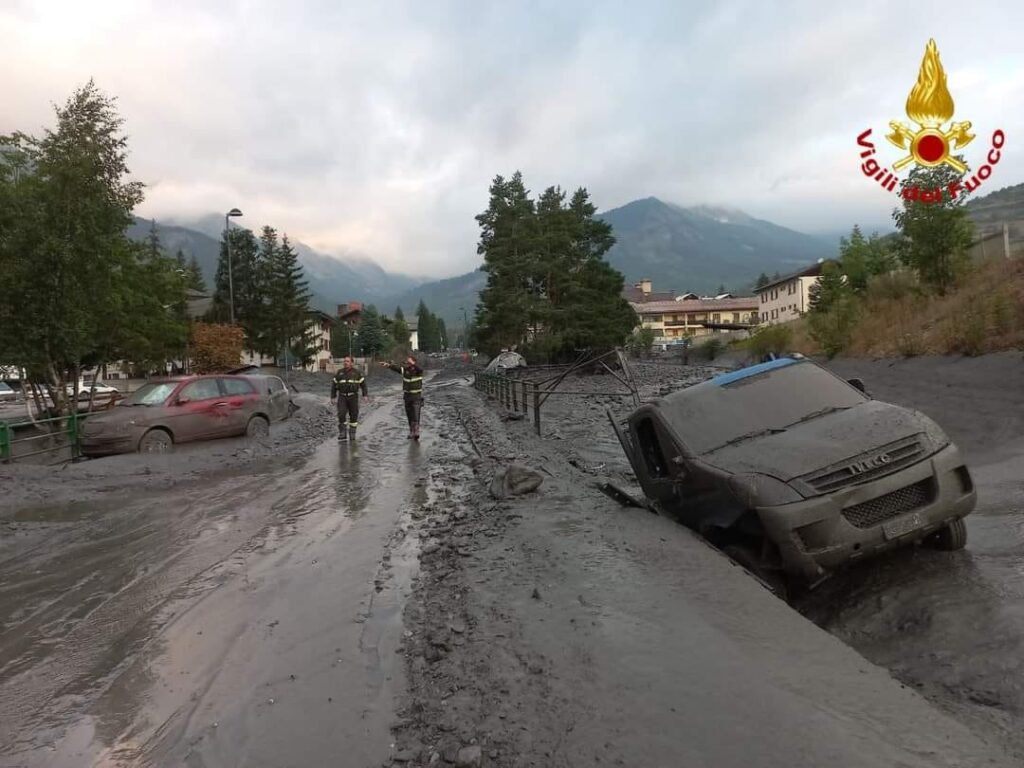 Nubifragio a Bardonecchia (Foto dei vigili del fuoco)