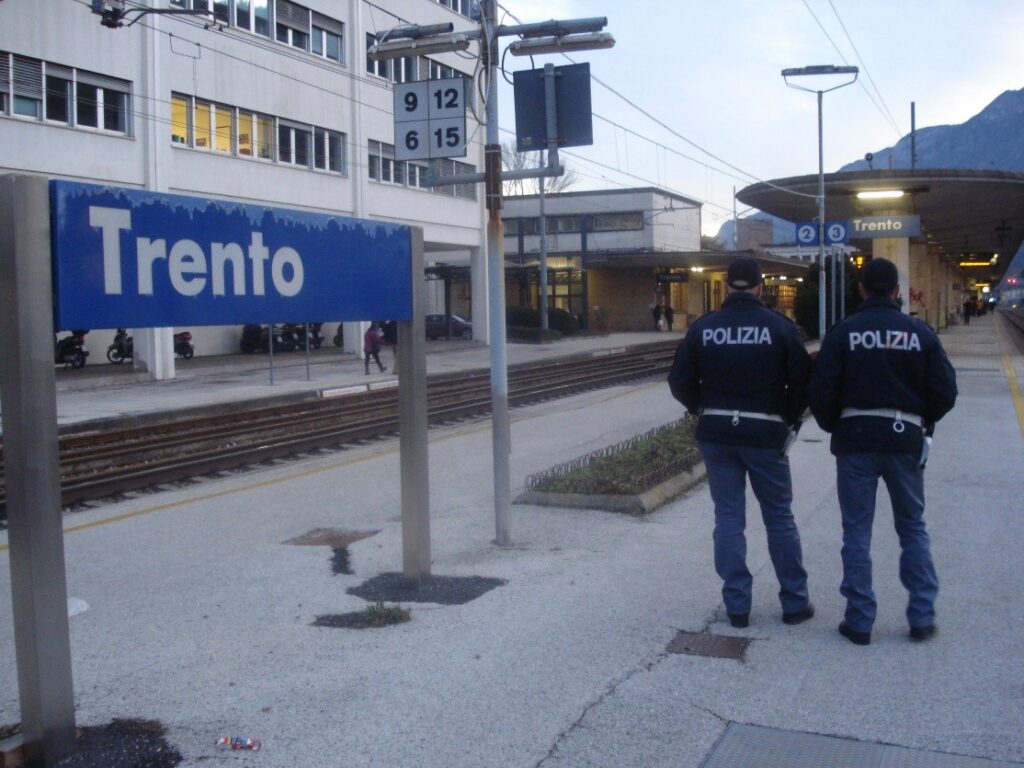 Polizia in stazione a Trento