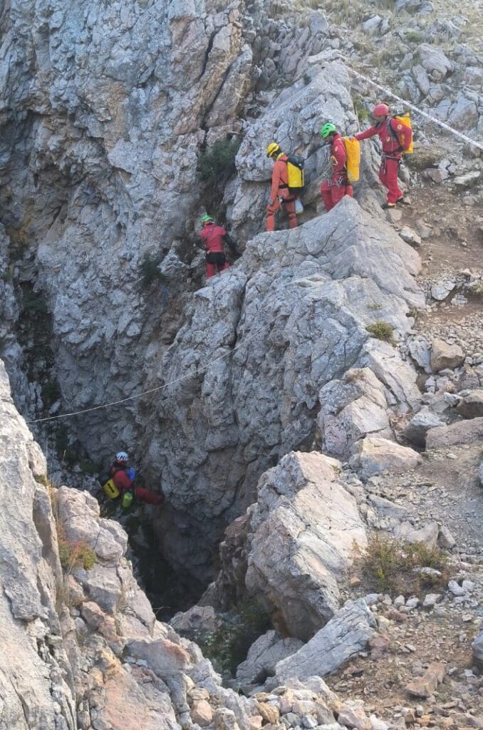 Turchia, operazione di salvataggio di uno speleologo bloccato a 1000 metri di profondità (Foto dei soccorritori)