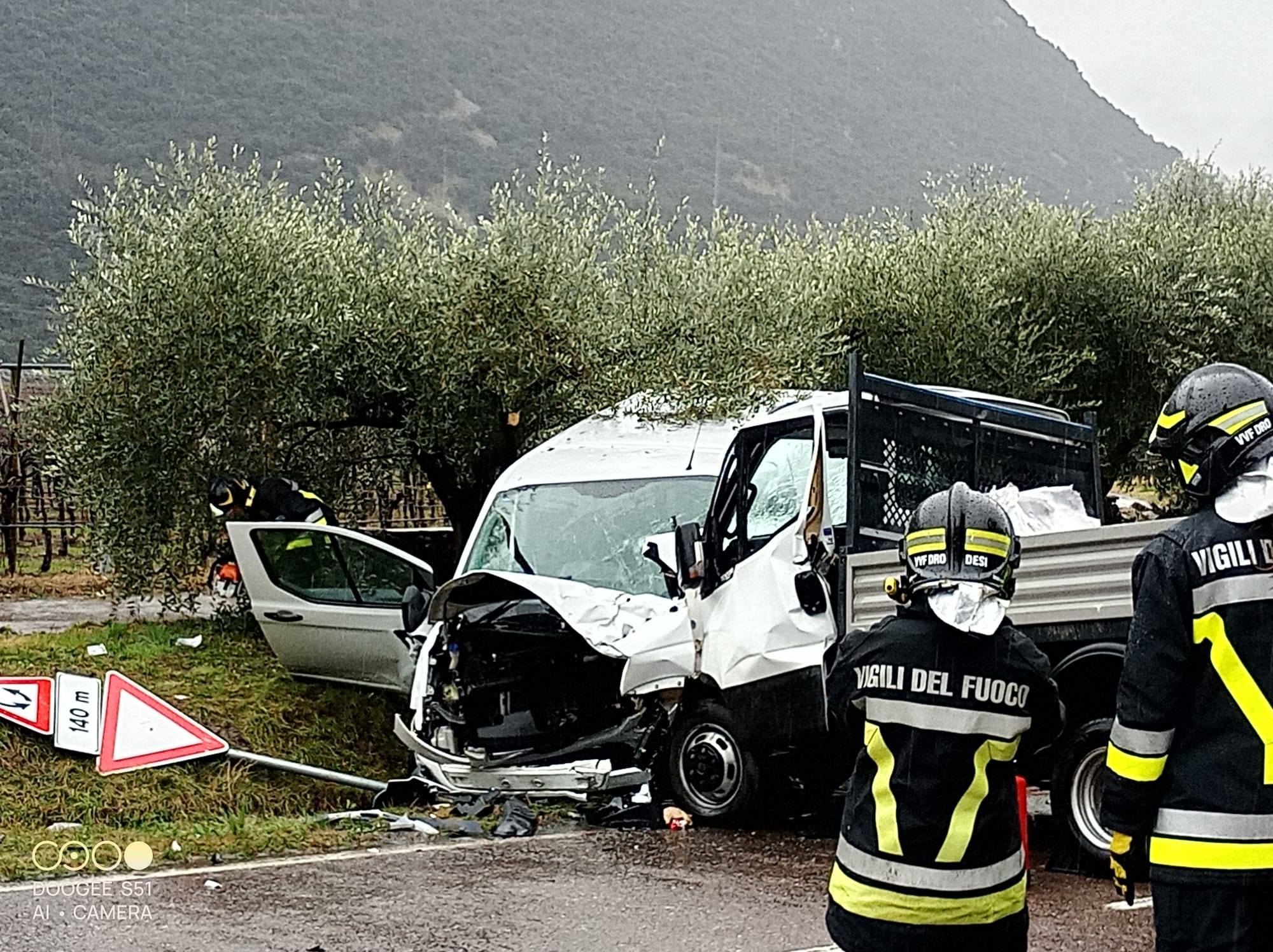 Violento frontale a Dro. Due auto coinvolte, tre feriti ed elisoccorso ...