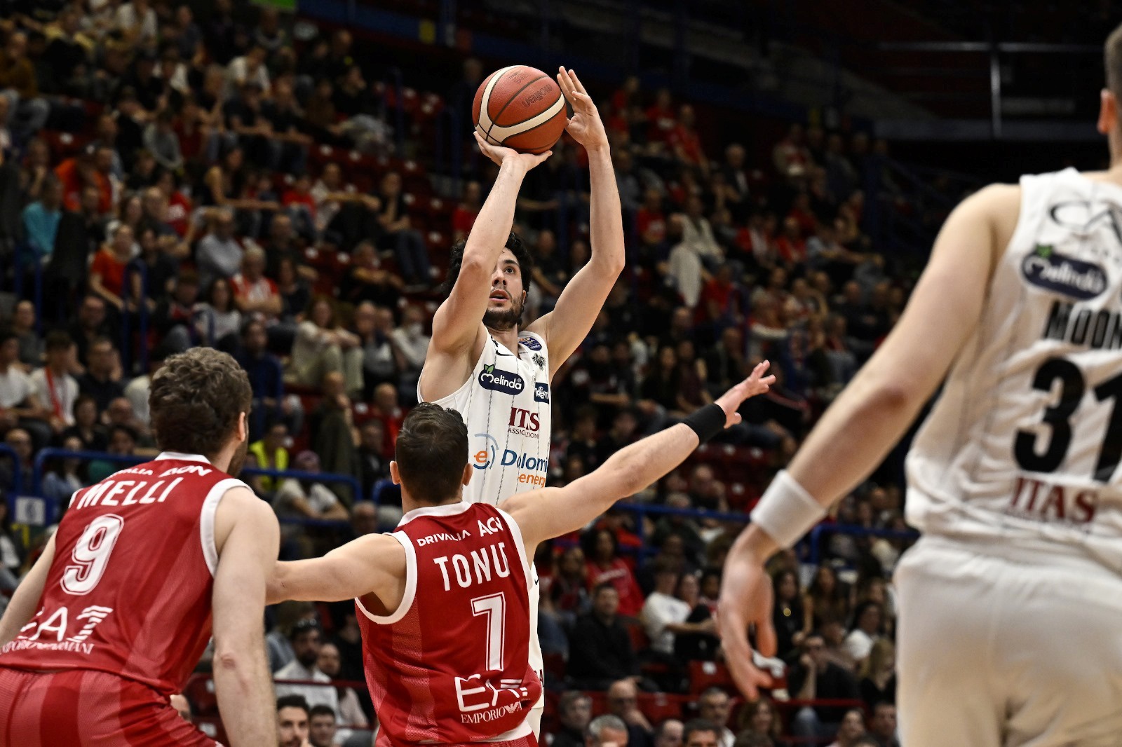 L’Aquila Basket dice addio a Davide Alviti